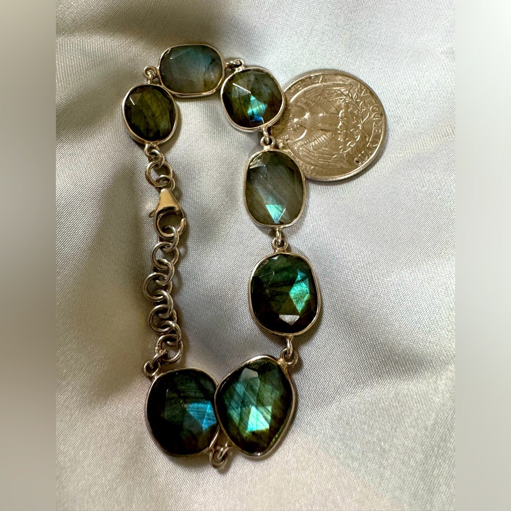 Sterling silver bracelet with labradorite